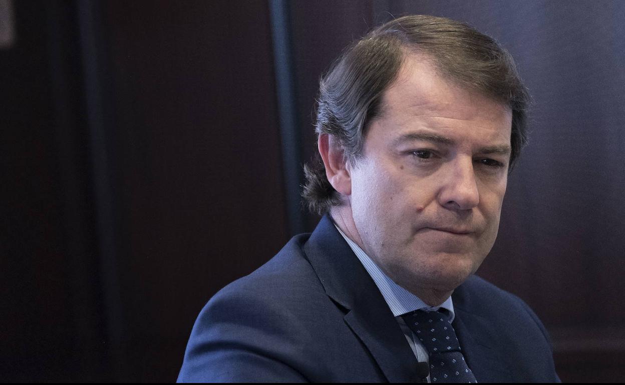 Mañueco apela a «no bajar la guardia» pese a que el próximo viernes «aliviarán» las medidas restrictivas frente a la COVID-19